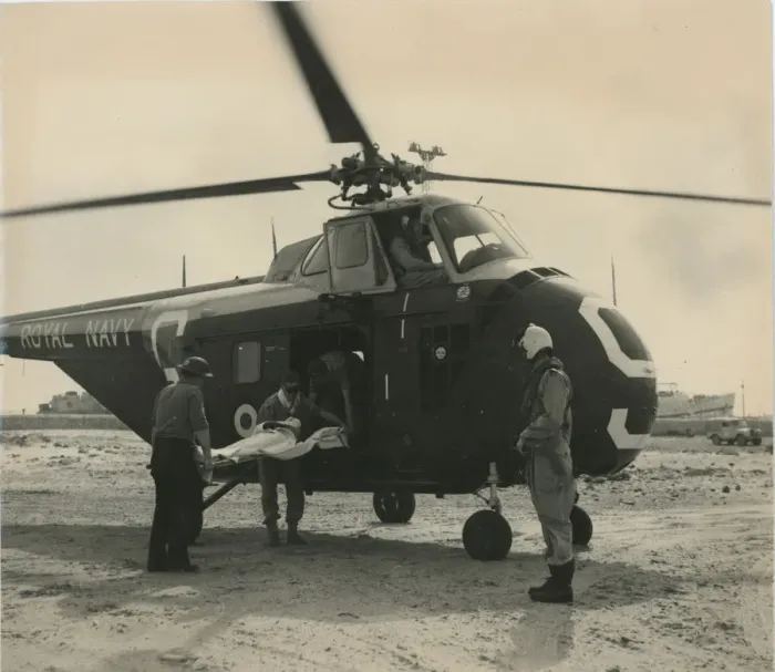 Framed Print : Westland Whirlwind evacuates a wounded Egyptian - Port Said