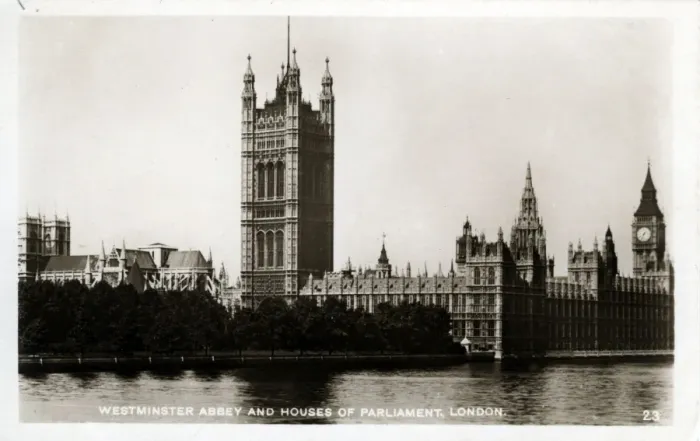 Framed Print : Westminster Abbey & Houses of Parliament, Westminster Framed Print : Westminster Abbey & Houses of Parliament, Westminster