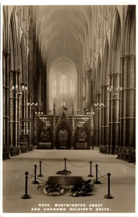Framed Print : Westminster Abbey - Nave & Unknown Soldiers Grave Framed Print : Westminster Abbey - Nave & Unknown Soldiers Grave