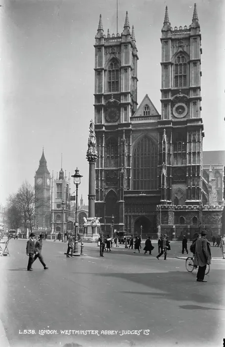 Framed Print : Westminster Abbey and Surroundings Framed Print : Westminster Abbey and Surroundings