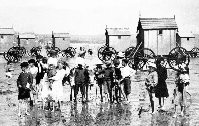 Framed Print : Weymouth Beach early 1900s Framed Print : Weymouth Beach early 1900s