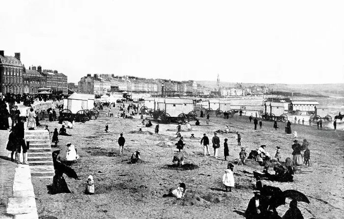 Framed Print : Weymouth Beach early 1900s Framed Print : Weymouth Beach early 1900s