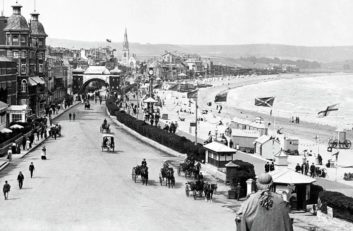 Framed Print : Weymouth The Front early 1900s Framed Print : Weymouth The Front early 1900s