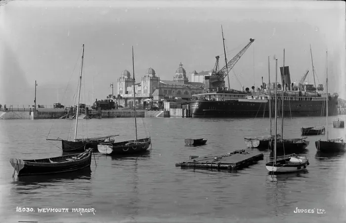Framed Print : Weymouth Harbour Framed Print : Weymouth Harbour