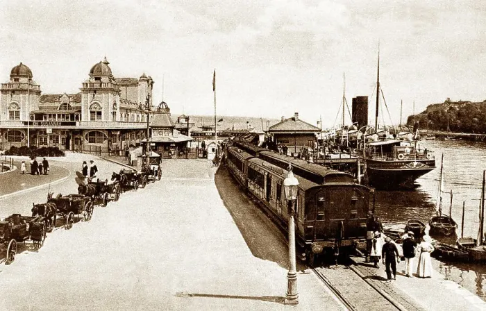 Framed Print : Weymouth Pier early 1900's Framed Print : Weymouth Pier early 1900's