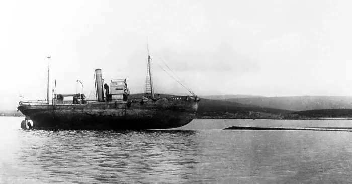 Framed Print : The whaler Ramna stranded on German Battle Cruiser Framed Print : The whaler Ramna stranded on German Battle Cruiser