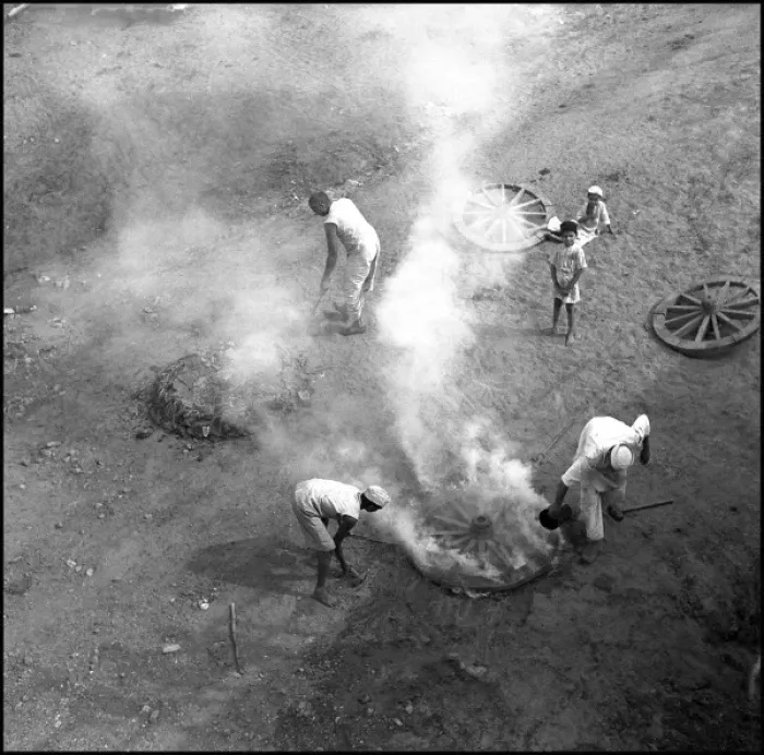 Framed Print : Wheelwrights - Mandu, Madhya Pradesh Framed Print : Wheelwrights - Mandu, Madhya Pradesh