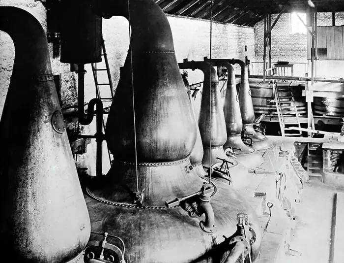 Framed Print : A Whisky Distillery, early 1900s Framed Print : A Whisky Distillery, early 1900s