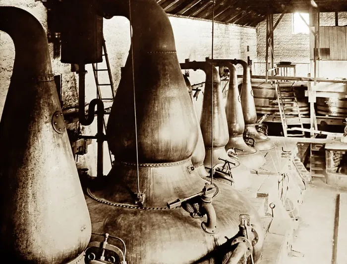 Framed Print : A Whisky Distillery, early 1900s Framed Print : A Whisky Distillery, early 1900s