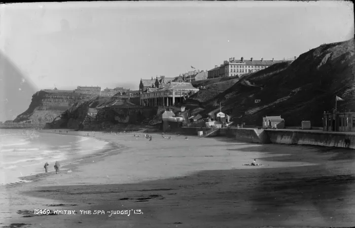 Framed Print : Whitby Beach and The Spa Framed Print : Whitby Beach and The Spa