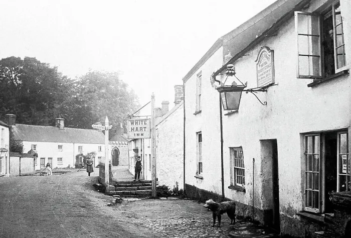 Framed Print : White Hart, Bridestowe Framed Print : White Hart, Bridestowe