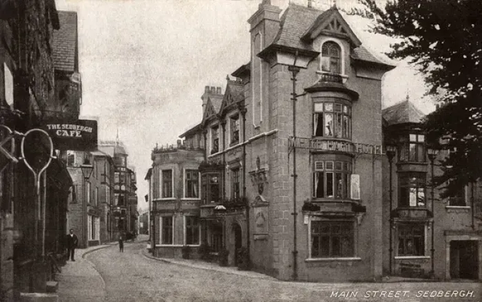 Framed Print : The White Hart Hotel, Main Street, Sedbergh, Cumbria Framed Print : The White Hart Hotel, Main Street, Sedbergh, Cumbria