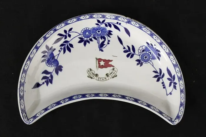 Framed Print : White Star Line - Delft pattern crescent dish Framed Print : White Star Line - Delft pattern crescent dish