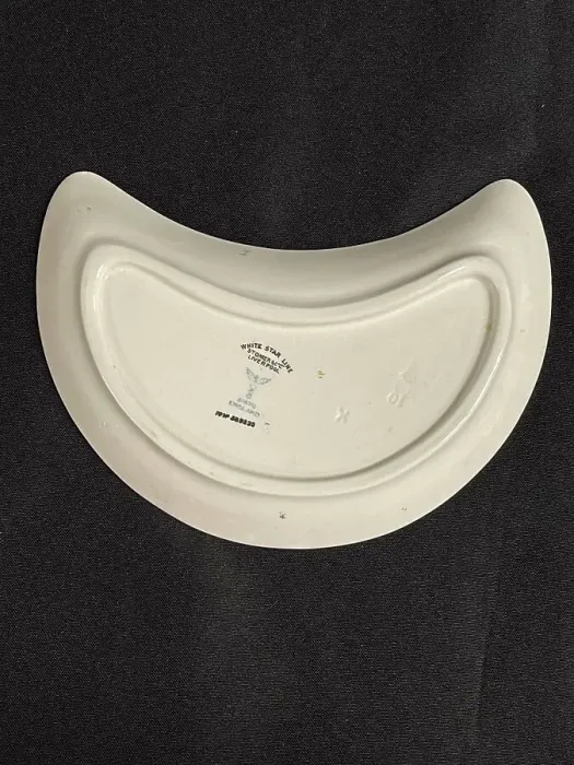 Framed Print : White Star Line, Stonier OSNC crescent dish (back) Framed Print : White Star Line, Stonier OSNC crescent dish (back)