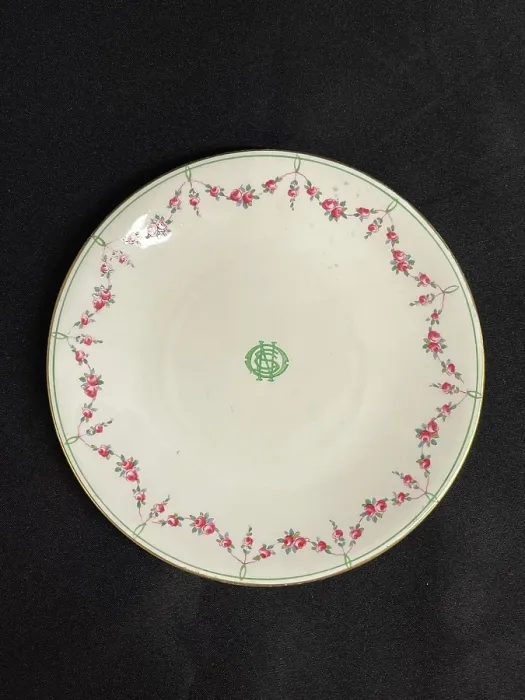 Framed Print : White Star Line, Stonier OSNC Rose pattern dinner plate Framed Print : White Star Line, Stonier OSNC Rose pattern dinner plate