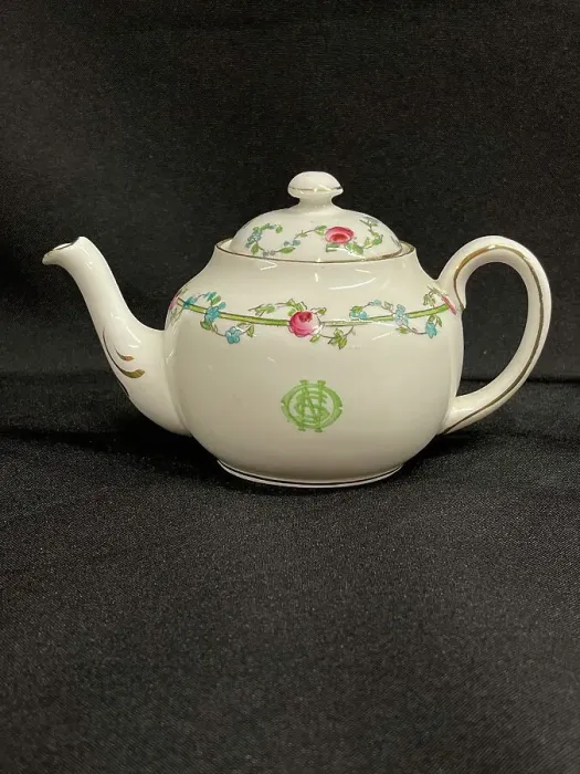 Framed Print : White Star Line, Stonier OSNC Rose pattern teapot Framed Print : White Star Line, Stonier OSNC Rose pattern teapot
