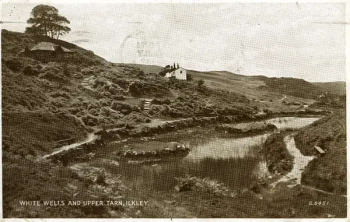 Framed Print : White Wells & Upper Tarn, Ilkley, Yorkshire Framed Print : White Wells & Upper Tarn, Ilkley, Yorkshire