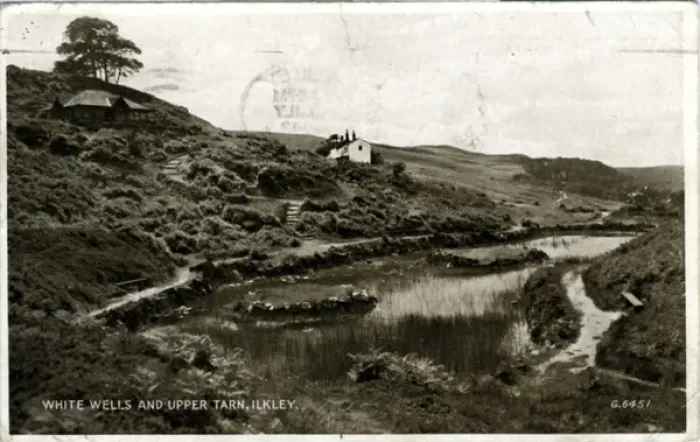 Framed Print : White Wells & Upper Tarn, Ilkley, Yorkshire Framed Print : White Wells & Upper Tarn, Ilkley, Yorkshire