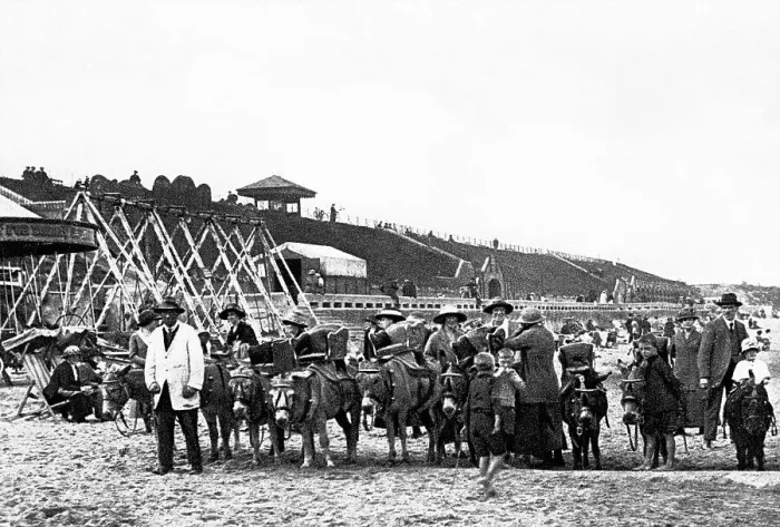 Framed Print : Whitley Bay Beach early 1900s Framed Print : Whitley Bay Beach early 1900s