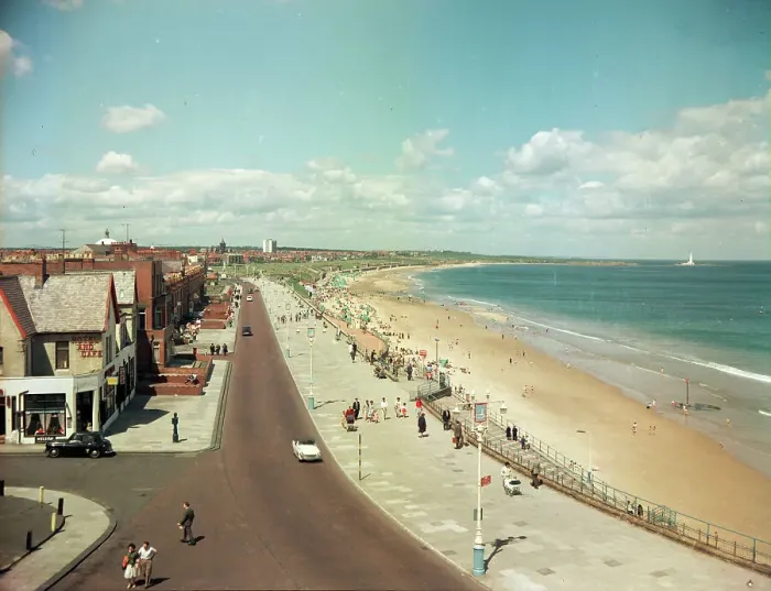 Framed Print : Whitley Bay - The promenade and sands Framed Print : Whitley Bay - The promenade and sands