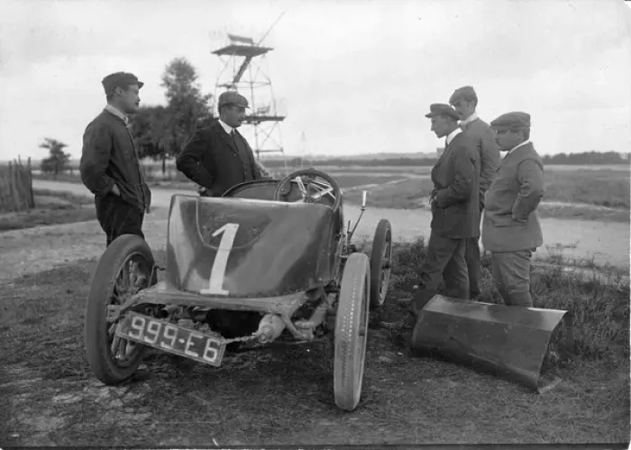 Framed Print : Wilbur Wright examining the engine of the Delage Framed Print : Wilbur Wright examining the engine of the Delage