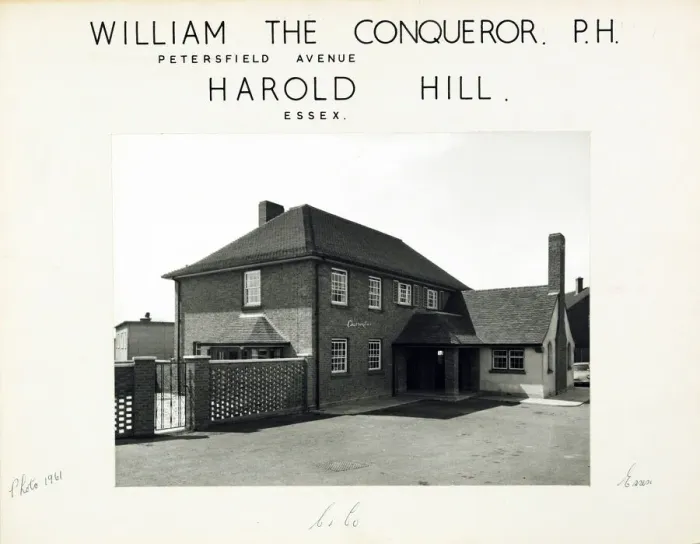 Framed Print : William The Conqueror PH, Harold Hill, Greater London Framed Print : William The Conqueror PH, Harold Hill, Greater London