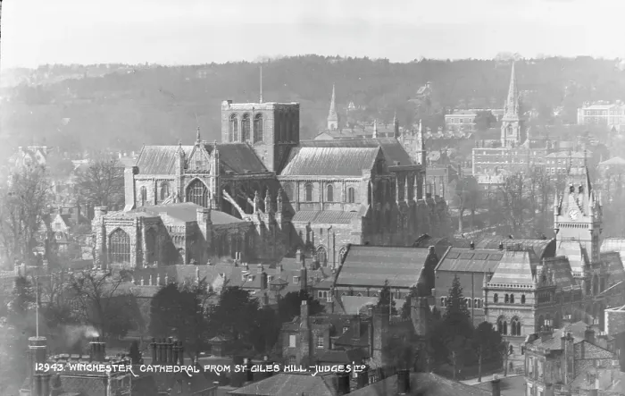 Framed Print : Winchester Cathedral from St Giles Hill Framed Print : Winchester Cathedral from St Giles Hill