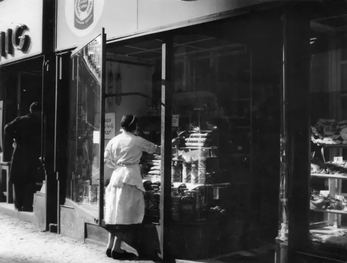 Framed Print : WINDOW DRESSING, PRAGUE