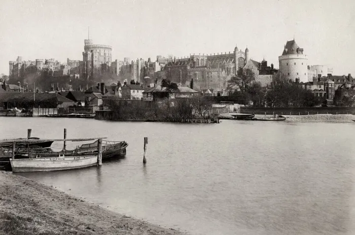 Framed Print : Windsor Castle from the River Themes Framed Print : Windsor Castle from the River Themes