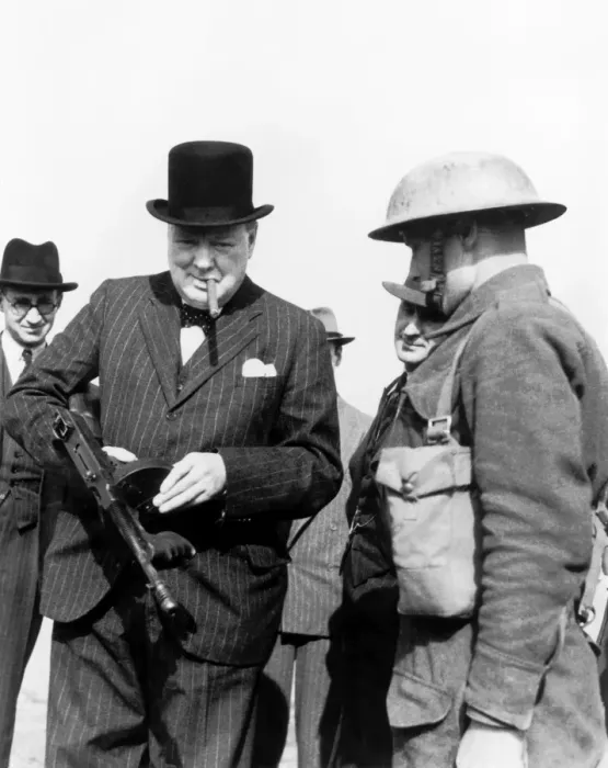 Framed Print : Winston Churcill Holding a Sub-Machine Gun Framed Print : Winston Churcill Holding a Sub-Machine Gun