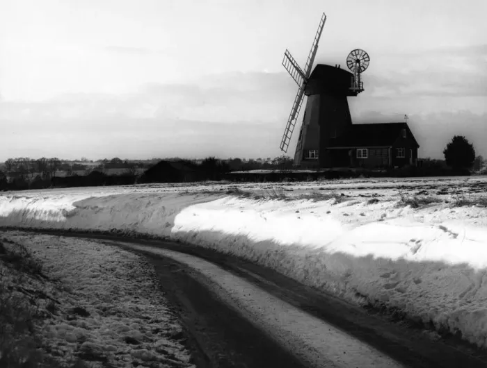 Framed Print : Winter snow at Gibraltar Mill, Great Bardfield, Essex, England Framed Print : Winter snow at Gibraltar Mill, Great Bardfield, Essex, England