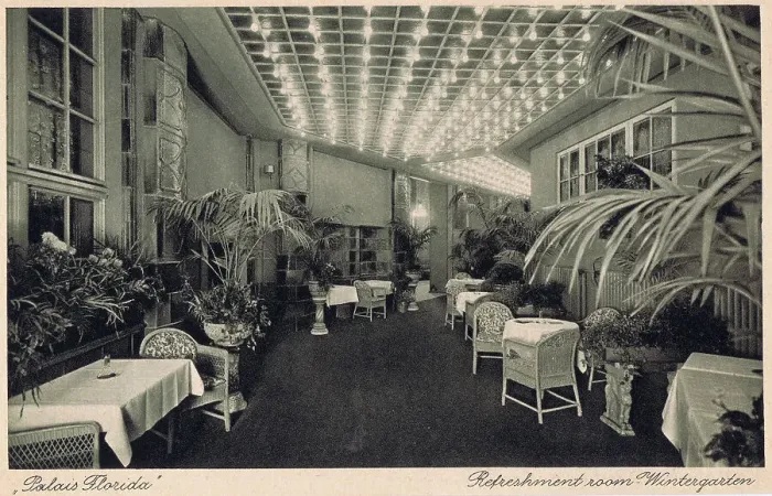 Framed Print : The wintergarten at the Palais Florida, Berlin, 1920s Framed Print : The wintergarten at the Palais Florida, Berlin, 1920s