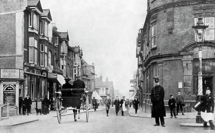 Framed Print : Woking Chertsey Road early 1900s Framed Print : Woking Chertsey Road early 1900s
