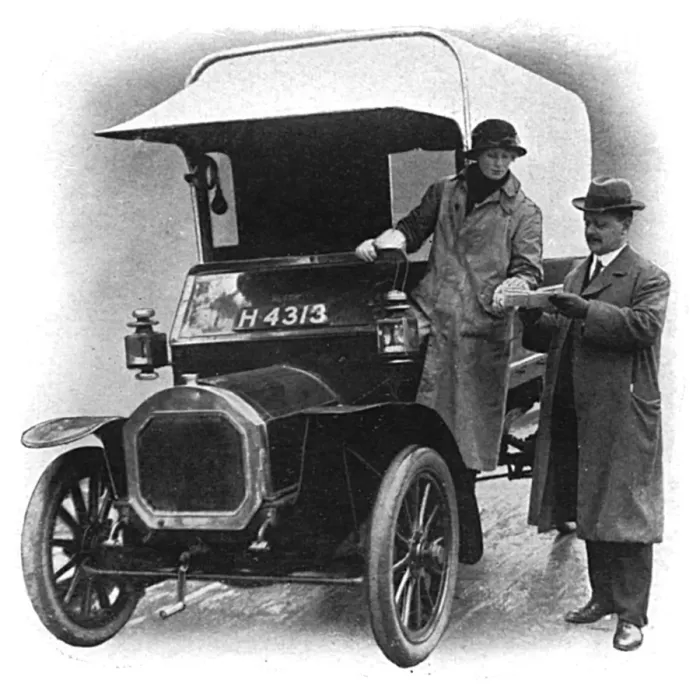 Framed Print : A woman chauffeur, WW1 Framed Print : A woman chauffeur, WW1