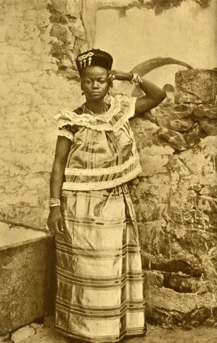 Framed Print : Woman of the Gold Coast, West Africa Framed Print : Woman of the Gold Coast, West Africa