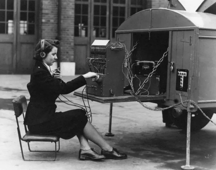 Framed Print : Woman operating field telephone van, WW2 Framed Print : Woman operating field telephone van, WW2