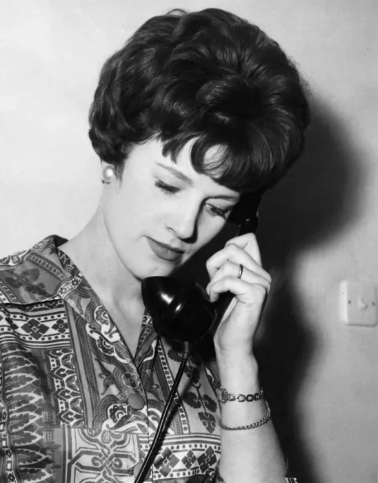 Framed Print : WOMAN ON PHONE / 1970S Framed Print : WOMAN ON PHONE / 1970S