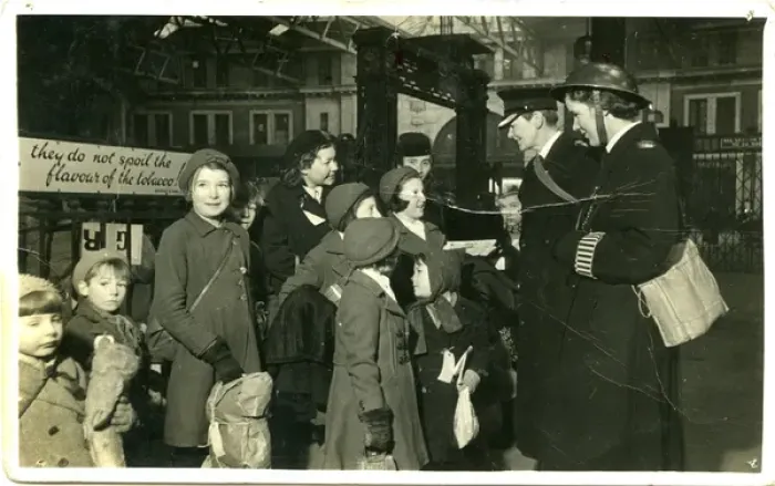 Framed Print : Woman police officer Elsie Houghton, London, WW2 Framed Print : Woman police officer Elsie Houghton, London, WW2