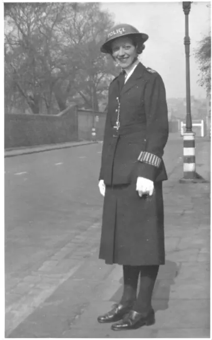 Framed Print : Woman police officer in London, WW2 Framed Print : Woman police officer in London, WW2