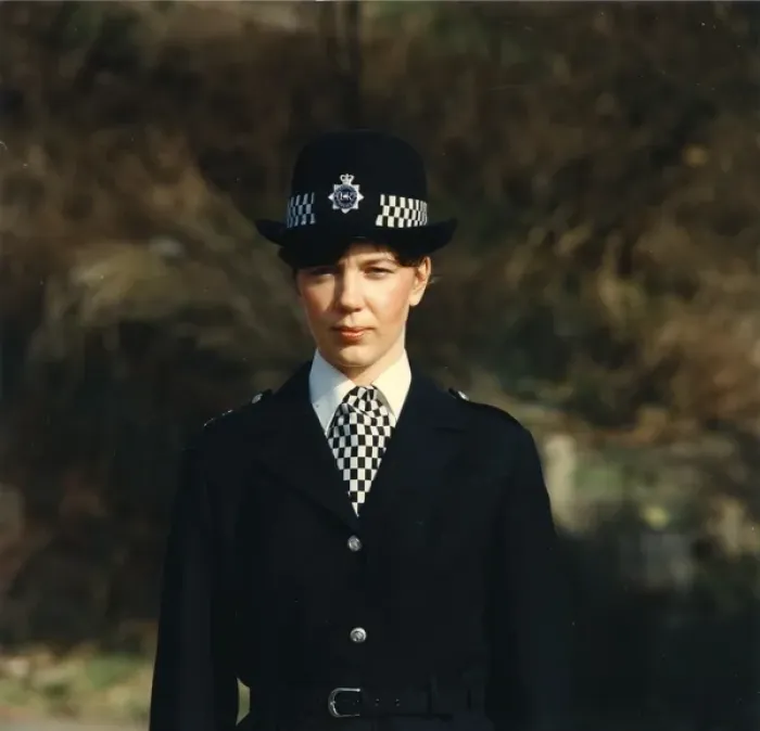 Framed Print : Woman police officer in uniform, London Framed Print : Woman police officer in uniform, London