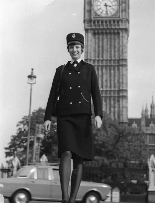 Framed Print : Woman police officer in Westminster, London Framed Print : Woman police officer in Westminster, London