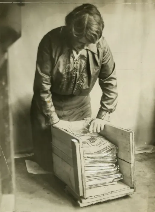 Framed Print : Woman saving paper during WW1 Framed Print : Woman saving paper during WW1