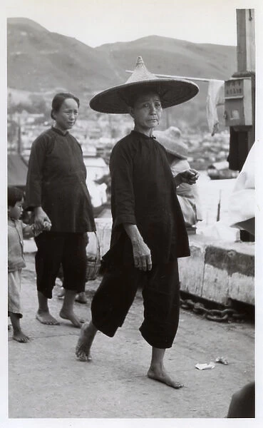 Woman in traditional hat - Hong Kong, China