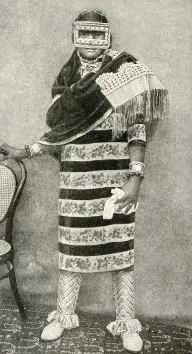 Framed Print : Woman of Zanzibar, Tanzania, East Africa Framed Print : Woman of Zanzibar, Tanzania, East Africa