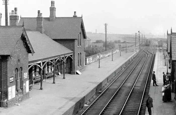 Framed Print : Wombwell Great Central Railway Station early 1900s Framed Print : Wombwell Great Central Railway Station early 1900s