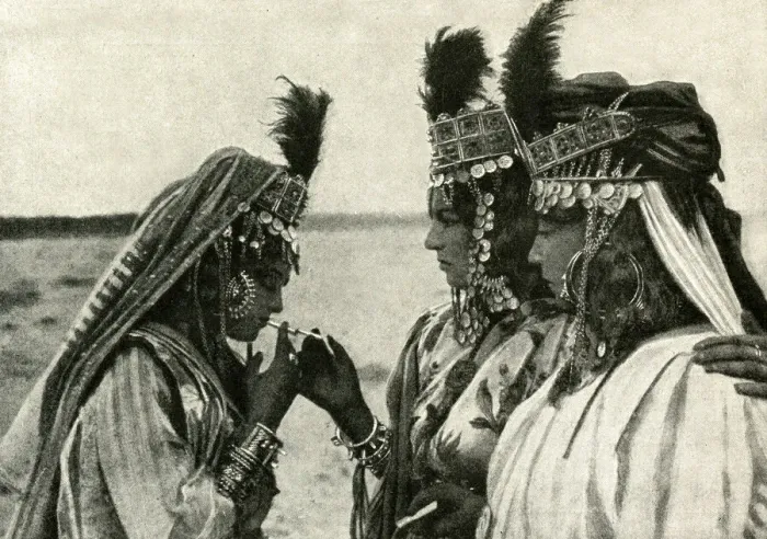 Framed Print : Three women of Algeria, North Africa Framed Print : Three women of Algeria, North Africa