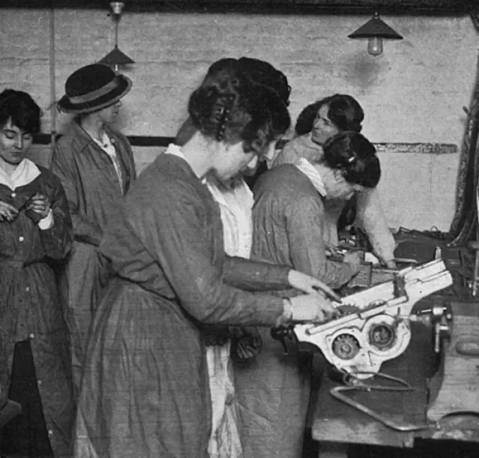 Framed Print : Women at a car mechanics class, WW1 Framed Print : Women at a car mechanics class, WW1