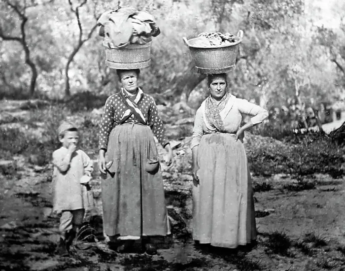 Framed Print : Women carriers, Sanremo, Italy, Victorian period Framed Print : Women carriers, Sanremo, Italy, Victorian period