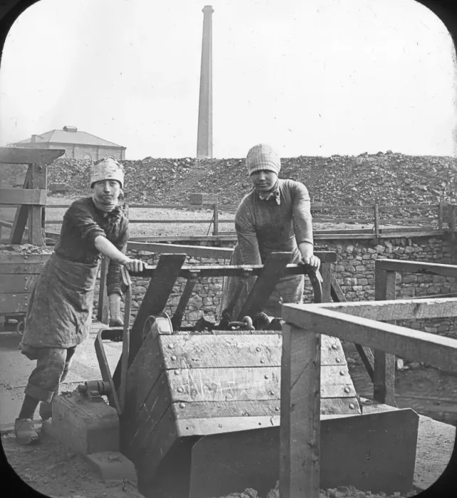 Framed Print : Two women emptying a coal truck Framed Print : Two women emptying a coal truck