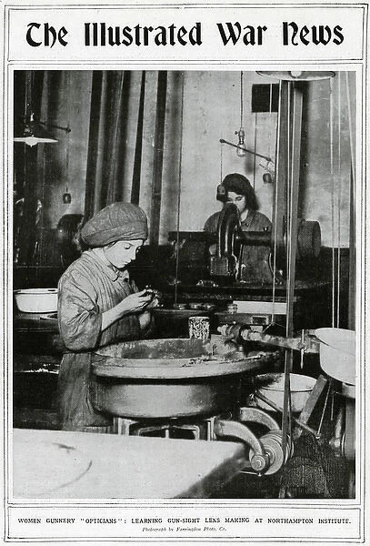Women gunnery opticians, Illustrated War News, WW1
